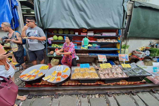Foods Experience at Railway & Floating Market - Transportation Options