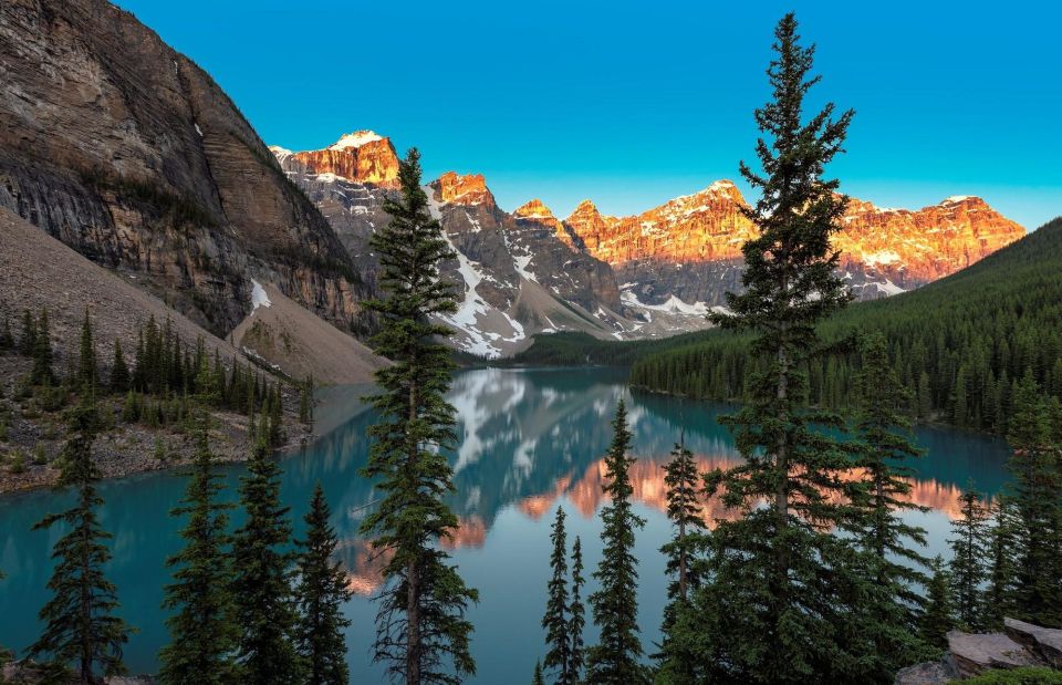 From Canmore/Banff: Sunrise at Moraine Lake - Guided Shuttle - Exclusive Access to Moraine Lake