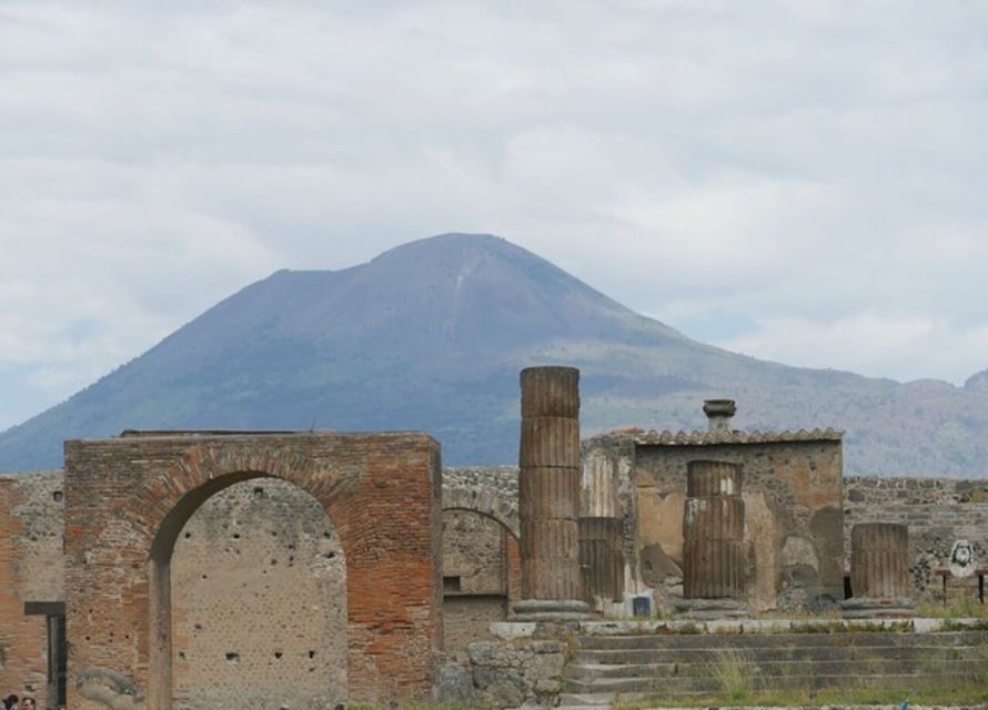 From Naples: Pompeii & Sorrento With Lunch - Language Options