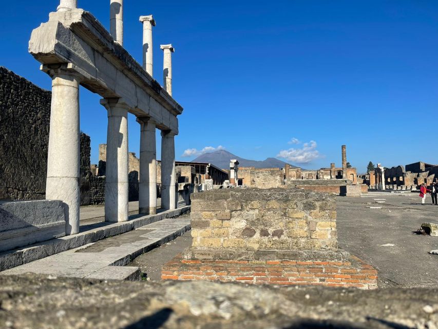 From Rome: Vesuvius and Pompeii Guided Day Tour and Lunch - Alternative Arrangements