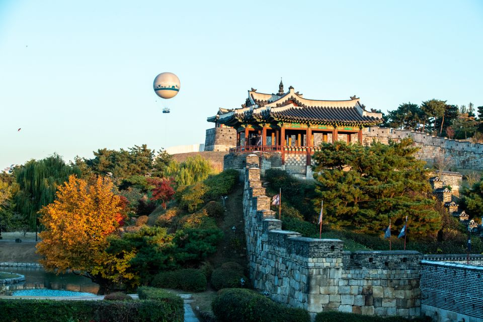 From Seoul: Suwon Hwaseong Fortress & Folk Village Day Tour - Suwon Hwaseong Fortress Tour