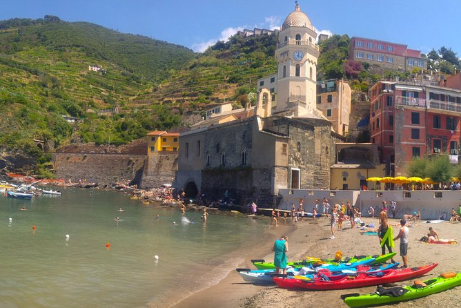 Fully-Day Private Tour to Cinque Terre From Florence - Visiting Corniglia