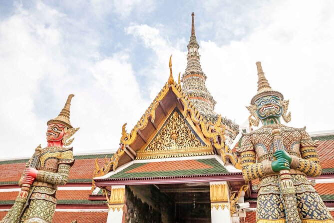 Grand Palace, Wat Phra Kaew, Wat Pho and Wat Arun Walking Tour From Bangkok - Accessibility Considerations