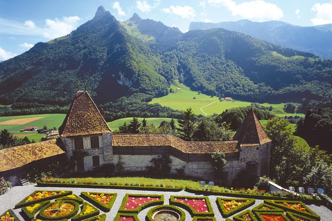 Gruyères Tour From Geneva With Train, Chocolate and Cheese - Panoramic Golden Express Train