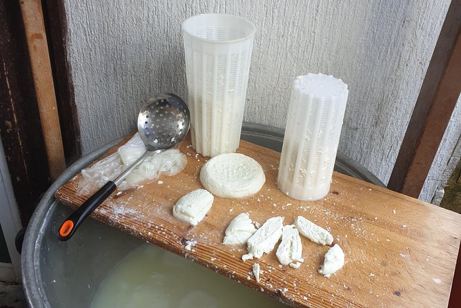 Halloumi Heaven: Cheese-Making Class & Troodos Mountain Villages 7h - Snacks and Brunch