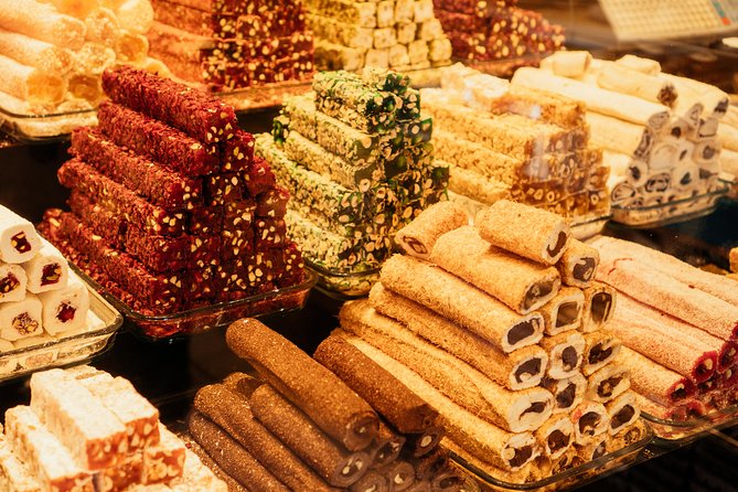 Highlights & Hidden Gems With Locals: Best of Istanbul Private Tour - Local Guide Expertise
