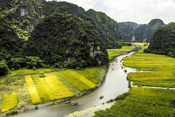 Hoa Lu Tam Coc Full-Day DELUXE Tour Including BUFFET LUNCH & River Boat Ride - Unique Experiences