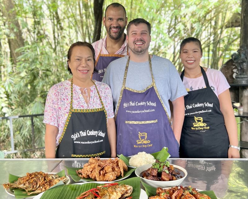 Krabi: Evening Thai Cooking Class at Yas Cookery - Attire Recommendations