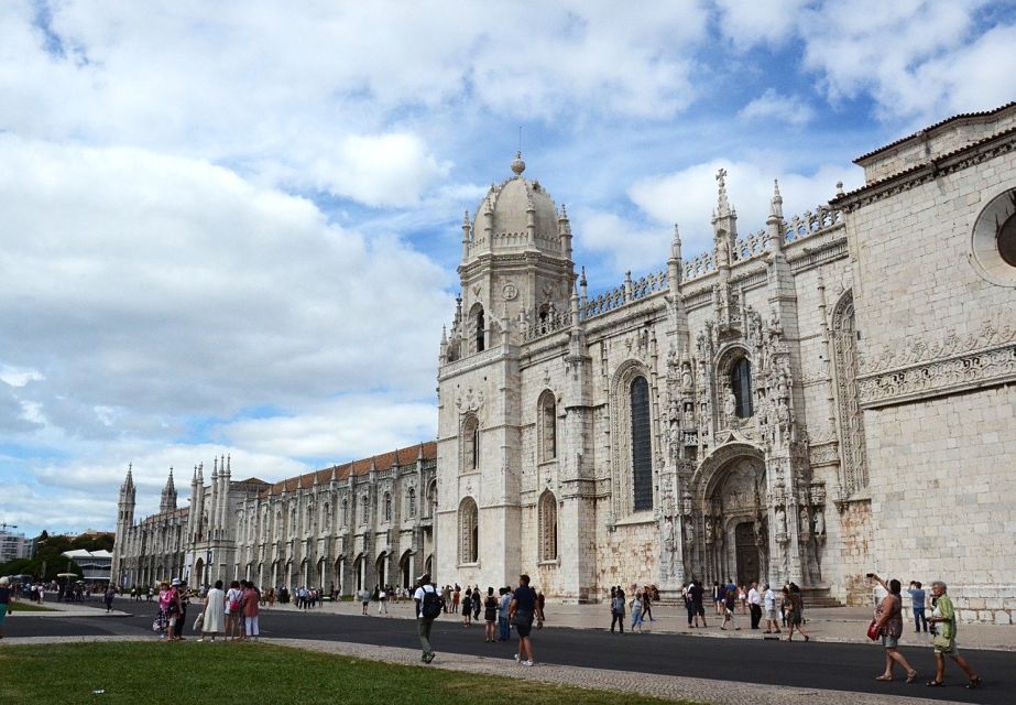 Lisbon: Cristo Rei, Belém, Aqueduct, and LxFactory Van Tour - Additional Notes