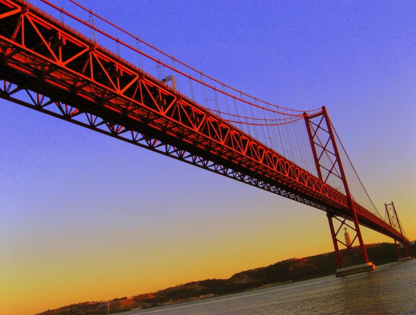 Lisbon: Hop-on Hop-off Bus & River Cruise - Language Support