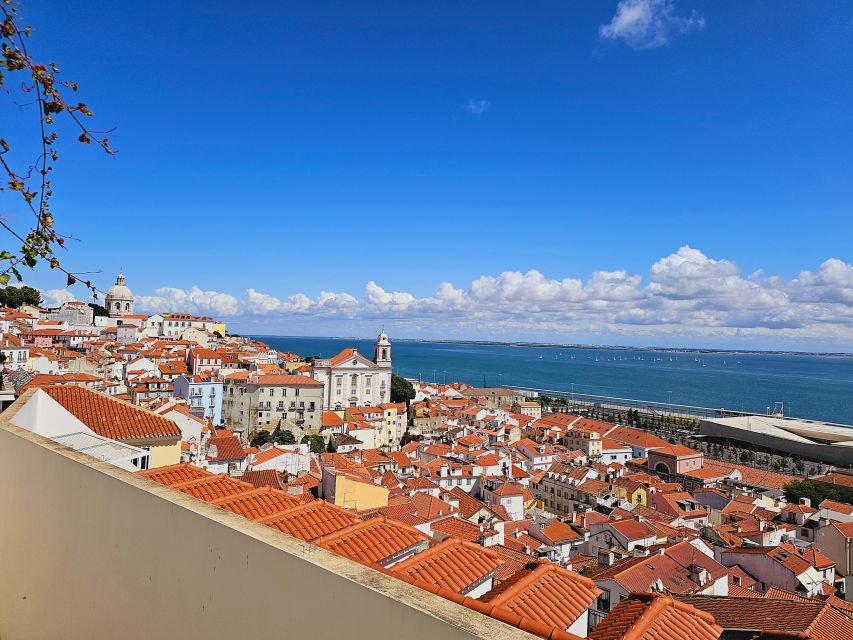 Lisbon: Old Town Tour by Tuktuk Alfama and History. - Panoramic Views Discovered