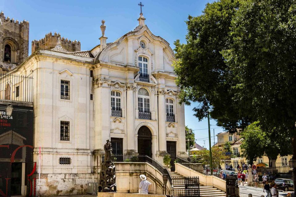 Lisbon: Private Sightseeing Tour in a Vintage Tuk Tuk - Tour Inclusions and Restrictions