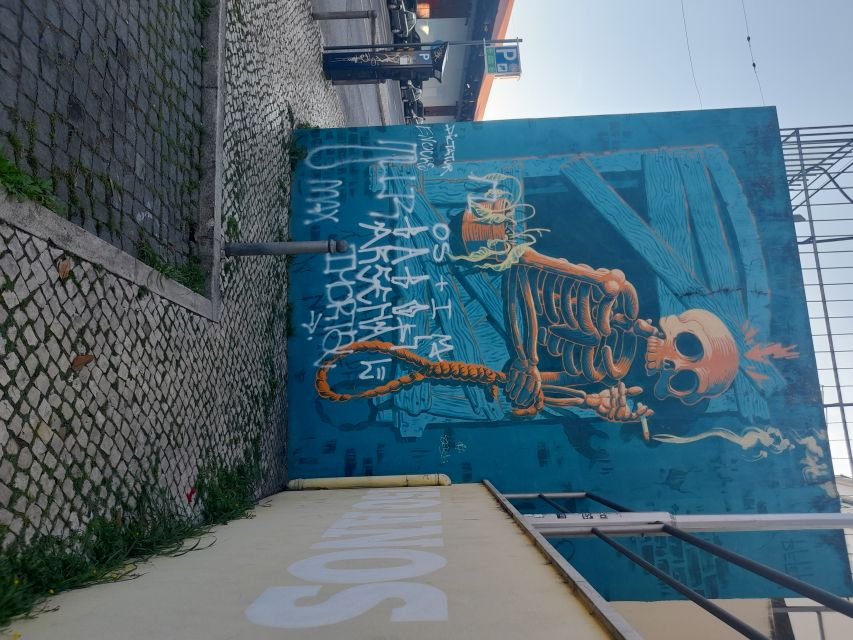 Lisbon: Private Tuk-Tuk Street Art Tour for 2,5 Hours - Customizable Tour Experience