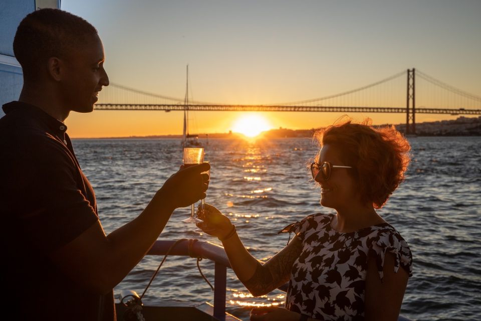 Lisbon: Sightseeing Boat Tour With Hop-On Hop-Off Option - Booking and Cancellation Policy