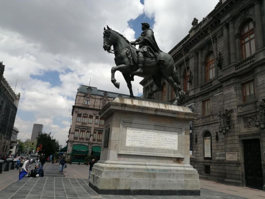 Mexico Citys Historical Sights: Audio Guided Walking Tour - Subway and Bus Transportation