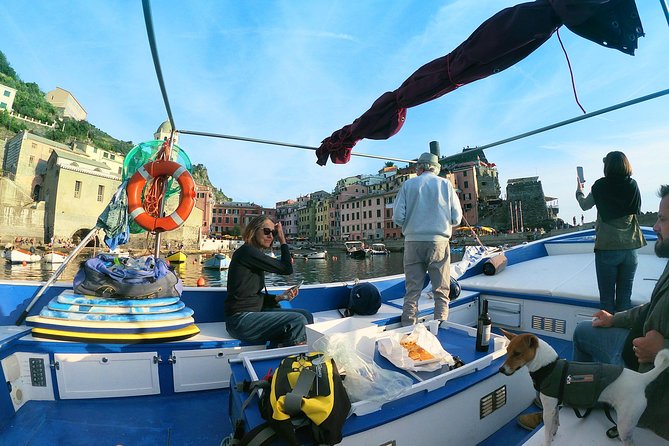 Morning Boat Tour to Cinque Terre With Breakfast and Brunch - Tour Duration and Capacity