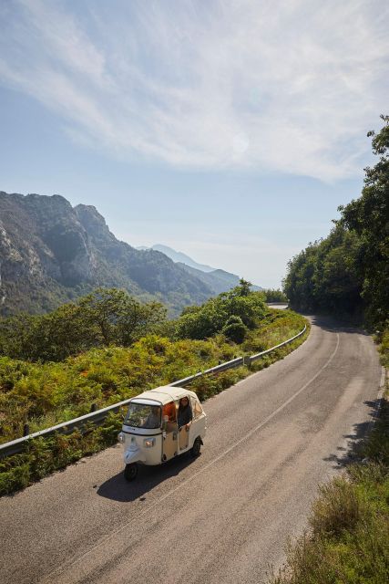 Mountains and Vineyards: the Secrets of the Coast in Calesse - Discover Hidden Landscapes and Vineyards