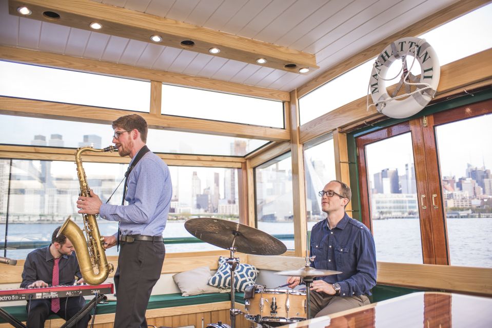 NYC: Evening Jazz Cruise on the Yacht Manhattan - Preparing for the Cruise