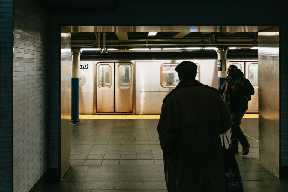 Nyc: Underground Subway Guided Tour With Local New Yorker - Experiencing Daily Commute