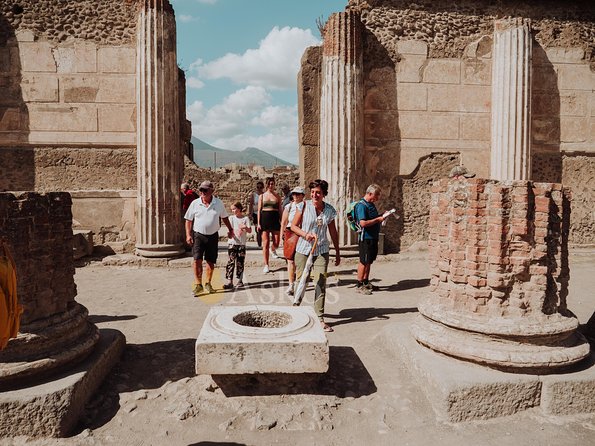 Pompeii and Herculaneum Private Walking Tour With an Archaeologist - Policies and Recommendations