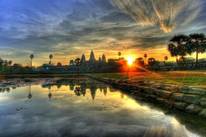 Private Angkor Sunrise Guided Tour - Exploring Angkor Thom