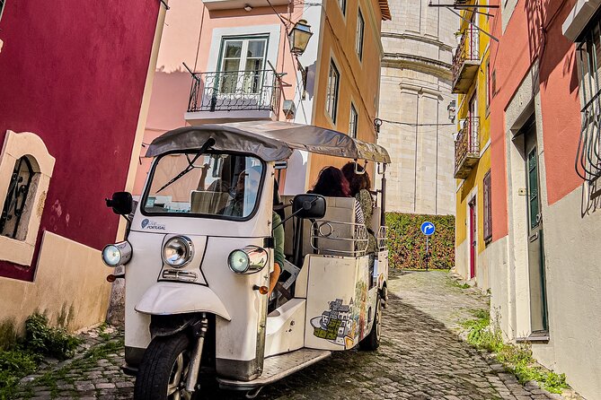 Private Half-Day Eco Tuk Tuk Tour in Lisbon - Accessibility and Restrictions