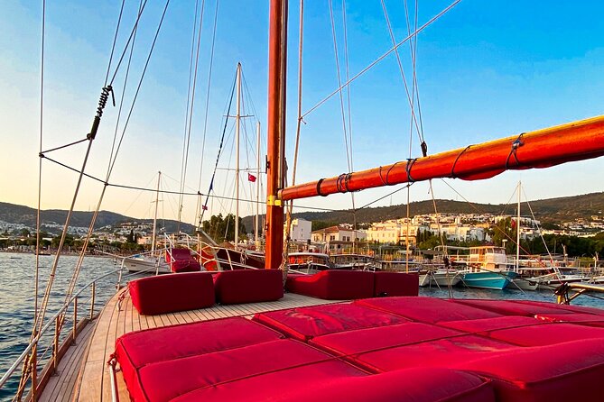 Private VIP Gulet Boat Tour With Lunch in Bodrum For 6 Hour - Lunch and Refreshments