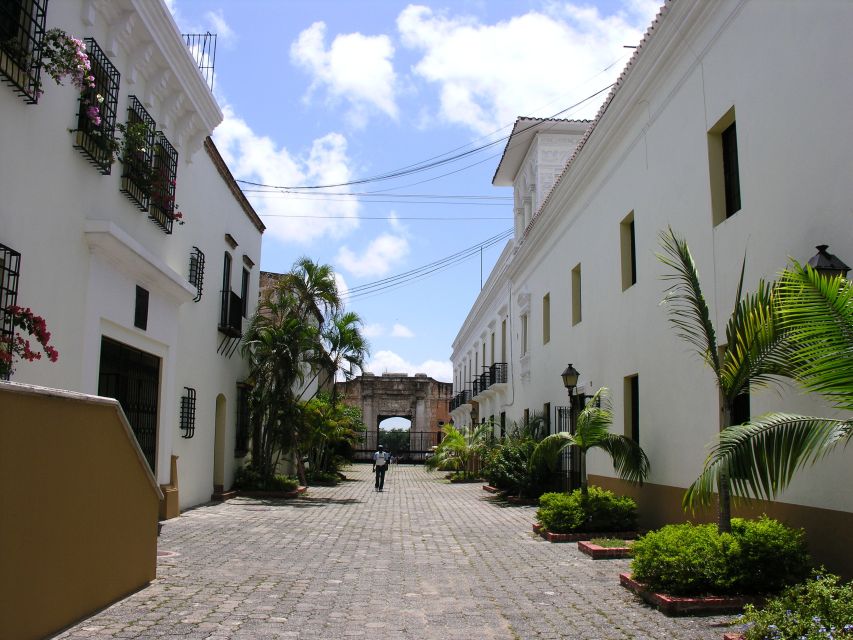 Santo Domingo: Historical City Tour - Accommodation Pick-up and Extra Charges