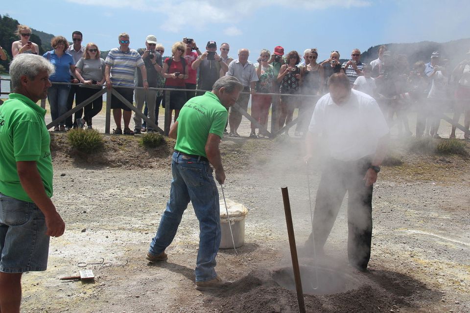 São Miguel: Furnas Volcano & Tea Plantation Tour & Lunch - Frequently Asked Questions