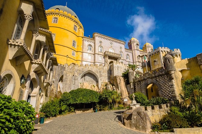 Sintra, Pena Palace, Cabo Da Roca Full-Day Small Group Tour - Tour Accessibility