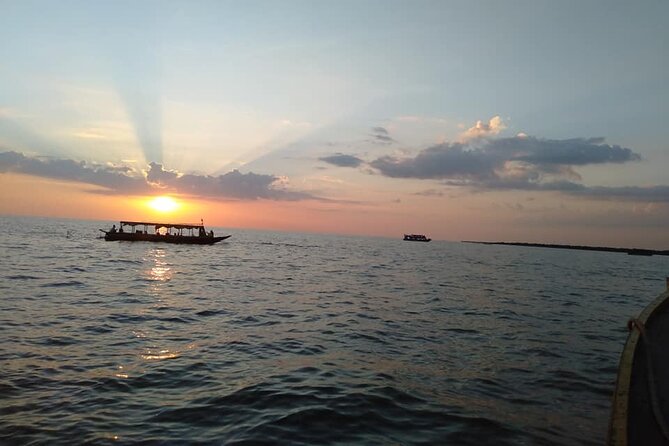 Sunset Dinner and Drinks With a Floating Village Cruise - Cancellation Policy