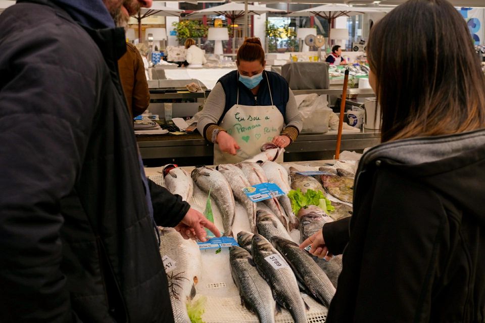 The Only Fish Market Tasting Tour, Sea to Table - Language and Accessibility