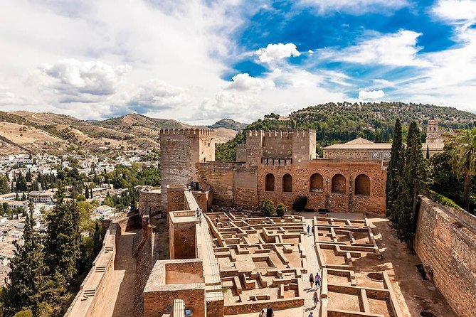 Tickets Included: Alhambra Tour (Gardens, Alcazaba, Generalife) - Additional Considerations