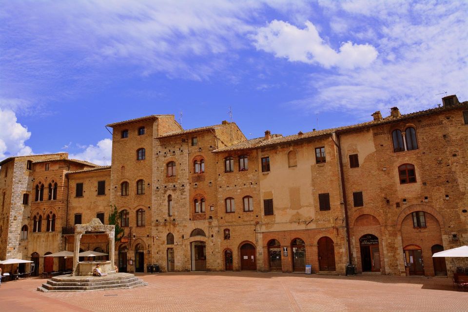 Tuscany: Full-Day Luxury Minivan Tour With Siena and Pisa - Included in the Tour