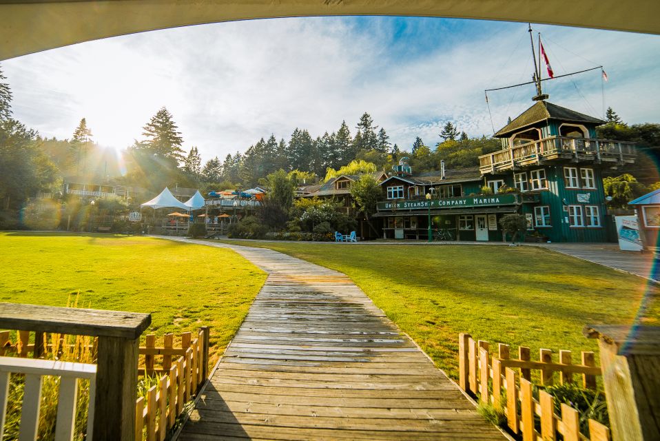 Vancouver: 3-Hour Bowen Island Boat Cruise With Dinner - Meeting Point and Arrival