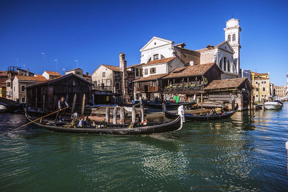 Venice: Private Gondola Ride for up to 5 People - Frequently Asked Questions