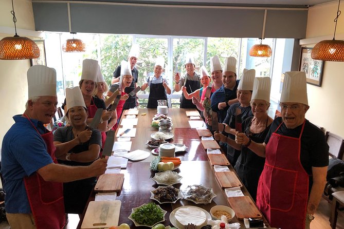 Vietnamese Food Cooking Class in Hanoi With Market Experience - Minimum Traveler Requirements