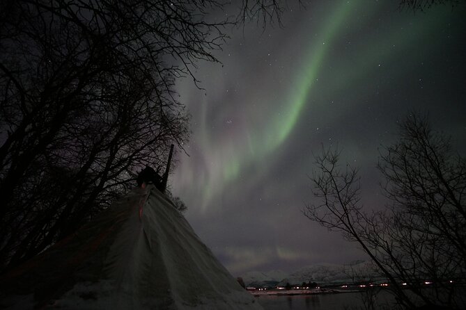 Watching The Aurora Dance - Booking and Reservations