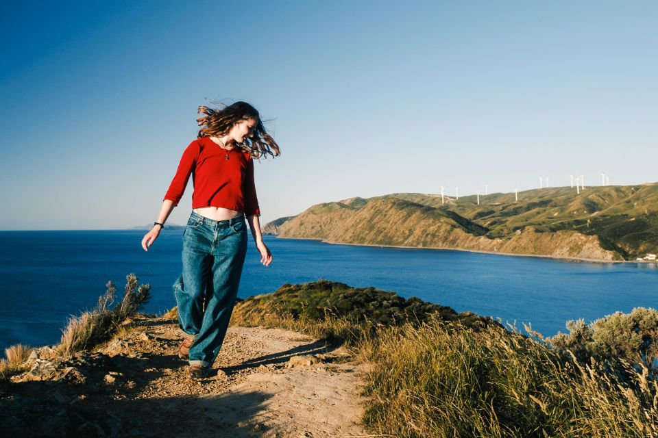 Wellington: Walk and Photo With a Travel Photographer - Duration and Language