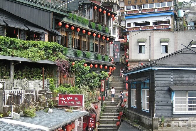 Yehliu, Jiufen & Pingxi Day Tour From Taipei - Discovering Jiufens Charm