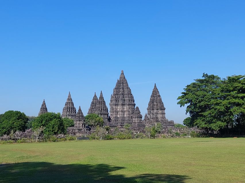 Yogyakarta: Borobudur Climb to the Top and Prambanan Tour - Exploring Borobudur