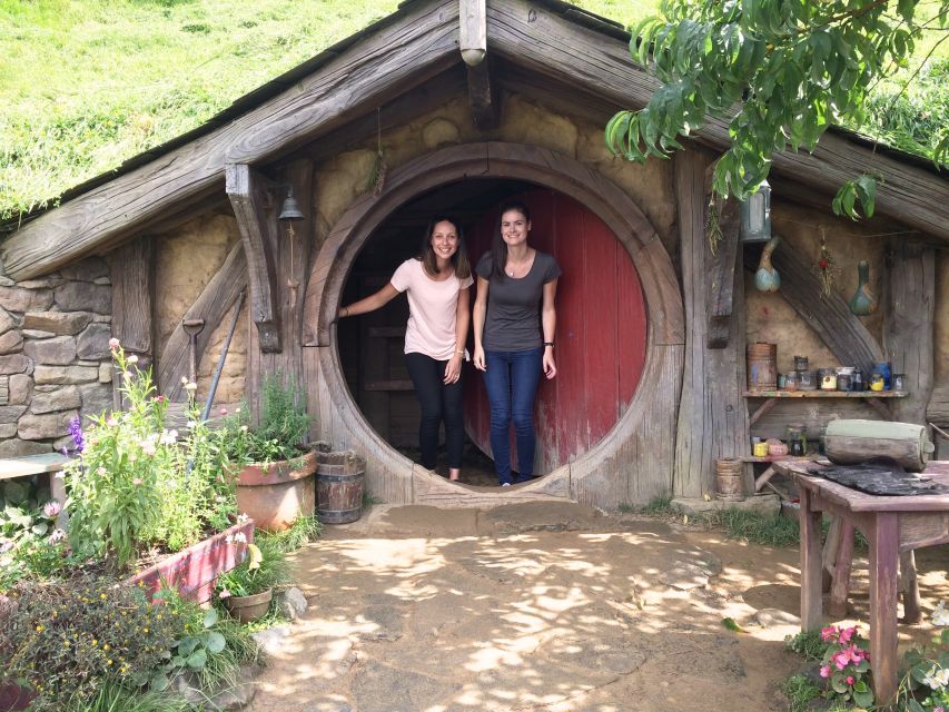 Auckland: Hobbiton Movie Set Day Trip With Festive Lunch - Directions