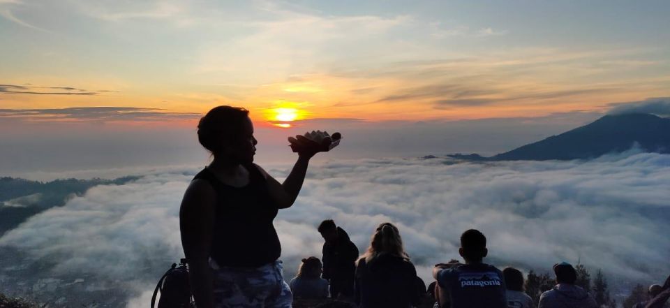 Bali: Mt. Batur Sunrise Hike W/ Hot Spring, Transfer Option - Group Size