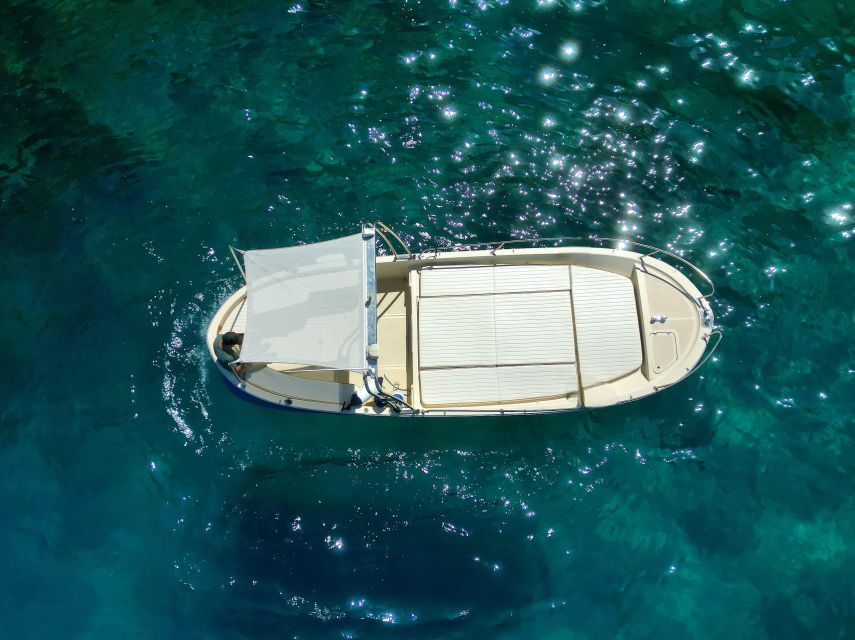 Capri: Private Boat Tour With Visit to the Caves - Punta Carena Lighthouse