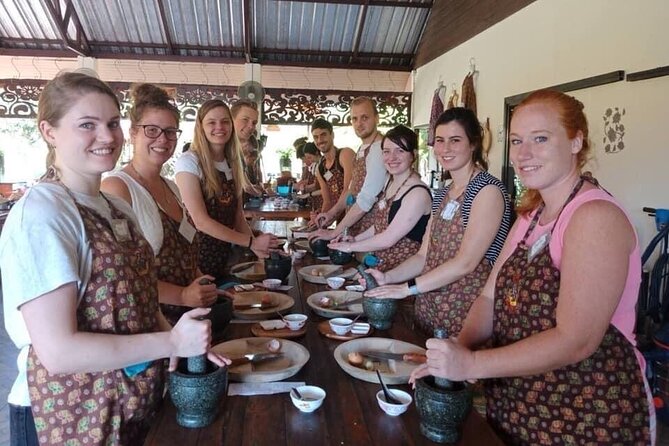 Cooking Evening Class Chiang Mai Visit Organic Garden and Market - Learning From the English-Speaking Instructor
