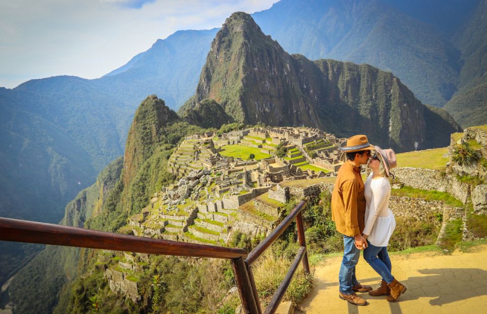 Cusco:Machupicchu by Hiram Bingham Luxury Train Private Tour - Booking and Availability Information