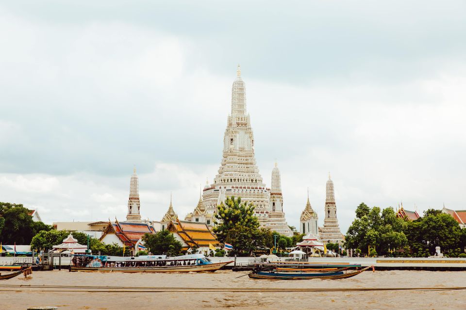 From Pattaya: Bangkok Temples Full-Day Tour - Tour Duration and Size