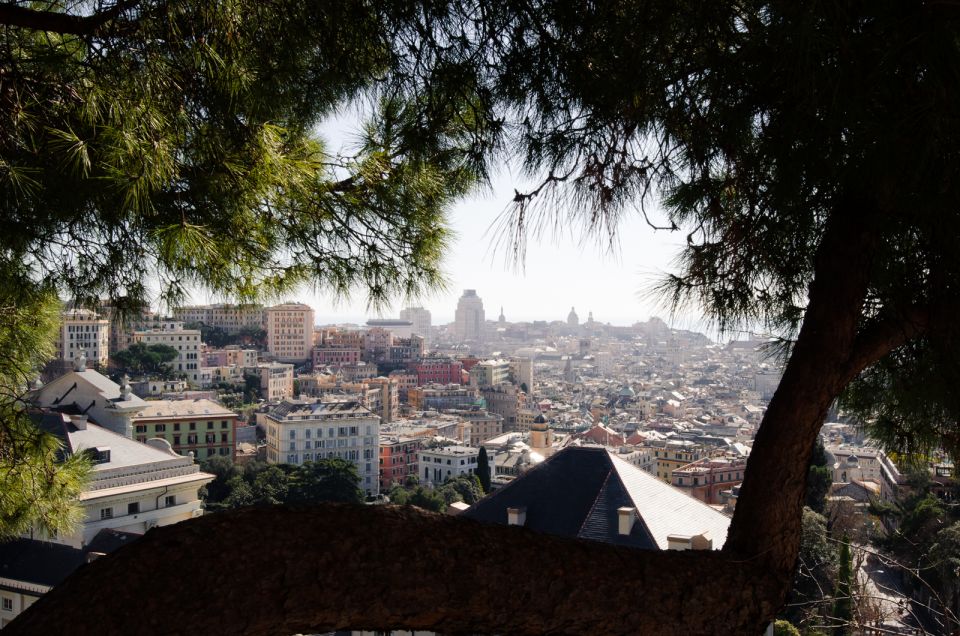 Genoa: Group Walking Photography Tour With Genoese Snack - Getting to the Tour