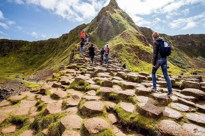 Giants Causeway Tour From Belfast - Luxury Bus + Causeway Entry - Itinerary Highlights