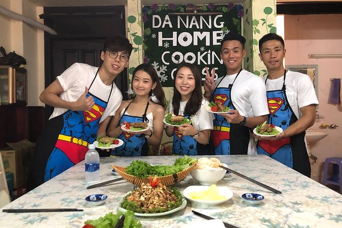 Home Cooking Class: Market, Garden, Cooking and Foot Massage - Traveler Capacity and Accessibility